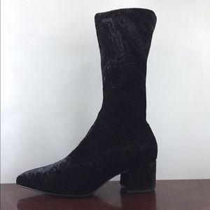 VAGABOND MYA STRETCH BLACK VELVET BOOT
